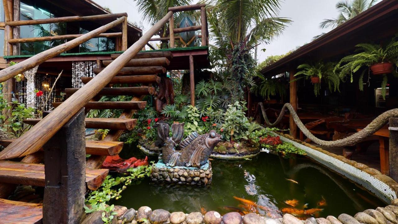 Grajagan Surf Resort Ilha do Mel Exteriör bild