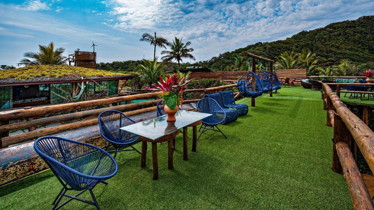Grajagan Surf Resort Ilha do Mel Exteriör bild