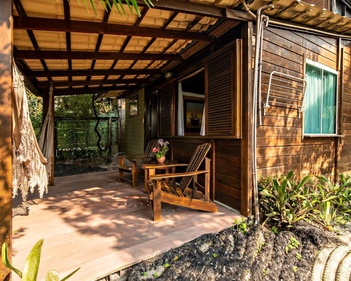 Grajagan Surf Resort Ilha do Mel Rum bild