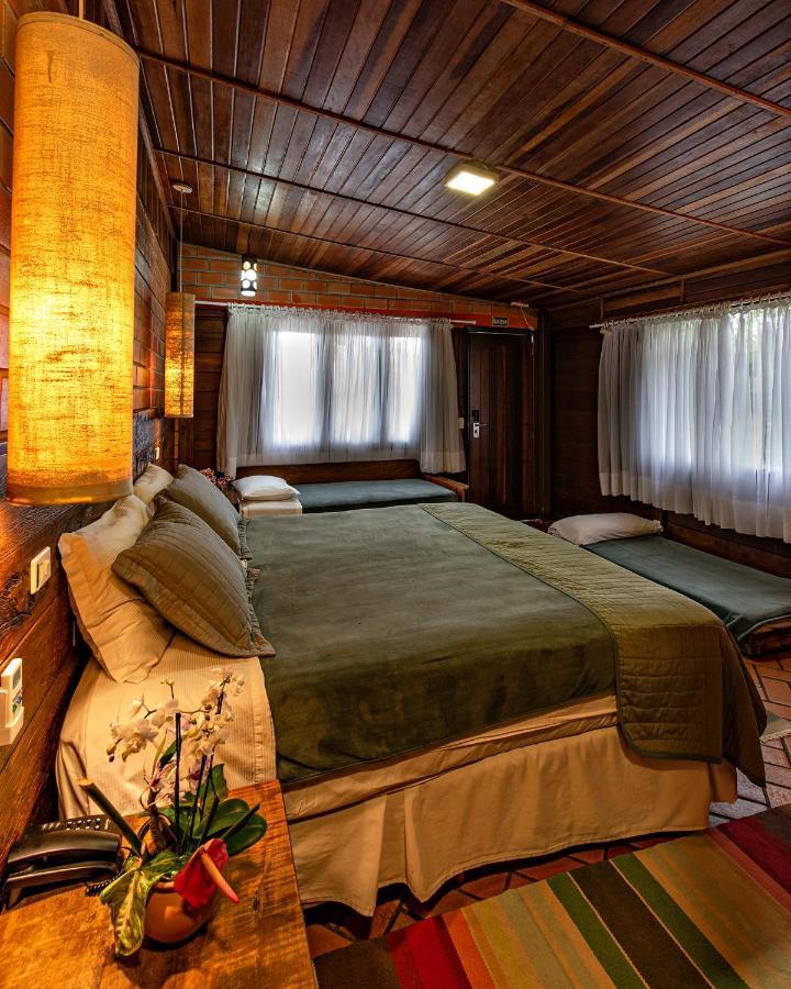 Grajagan Surf Resort Ilha do Mel Rum bild