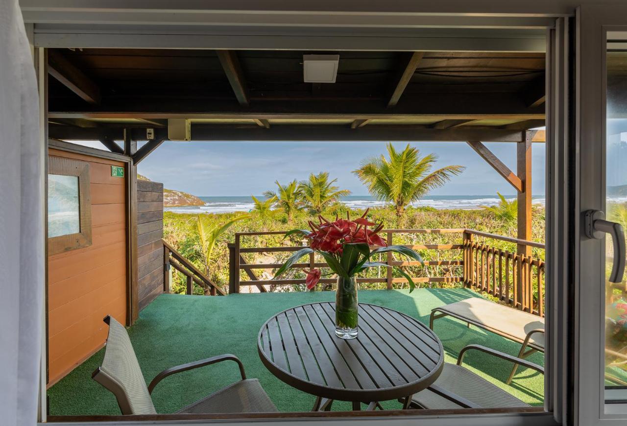 Grajagan Surf Resort Ilha do Mel Rum bild