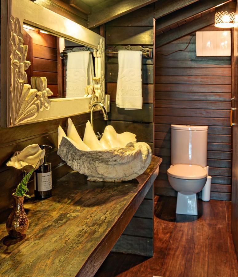 Grajagan Surf Resort Ilha do Mel Exteriör bild