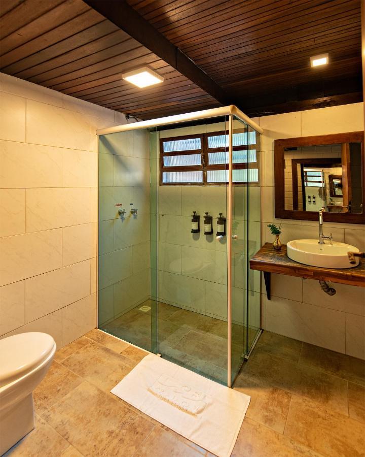 Grajagan Surf Resort Ilha do Mel Exteriör bild