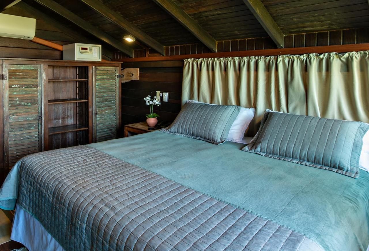 Grajagan Surf Resort Ilha do Mel Exteriör bild