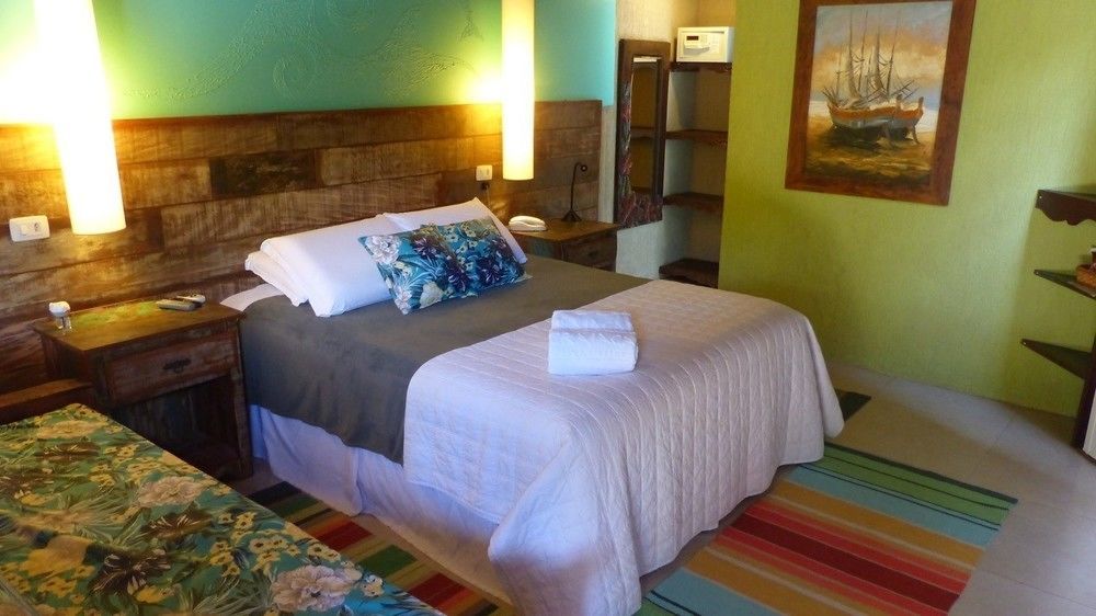 Grajagan Surf Resort Ilha do Mel Exteriör bild
