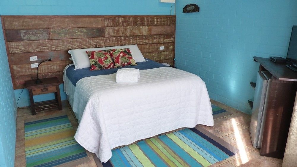 Grajagan Surf Resort Ilha do Mel Exteriör bild