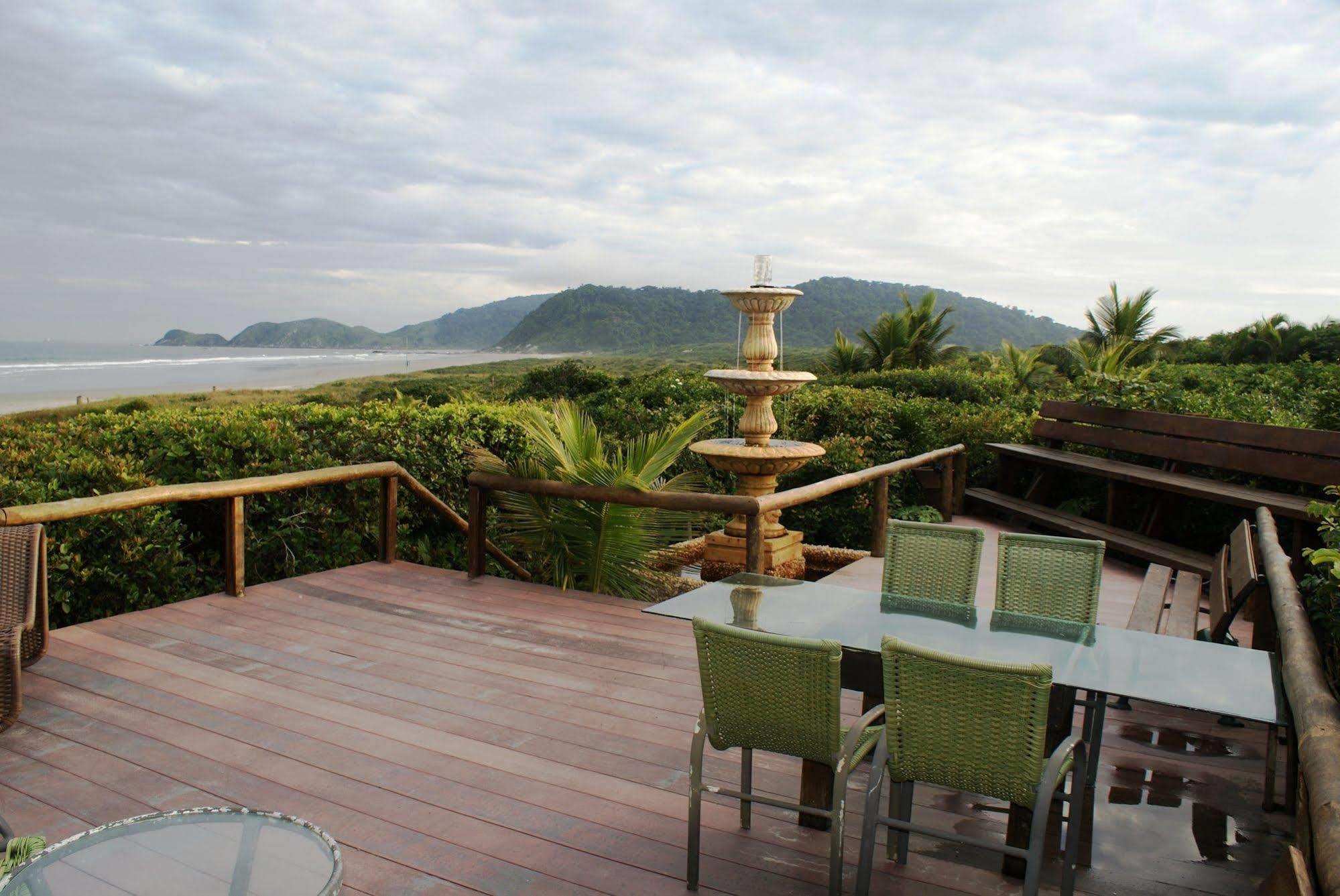 Grajagan Surf Resort Ilha do Mel Exteriör bild